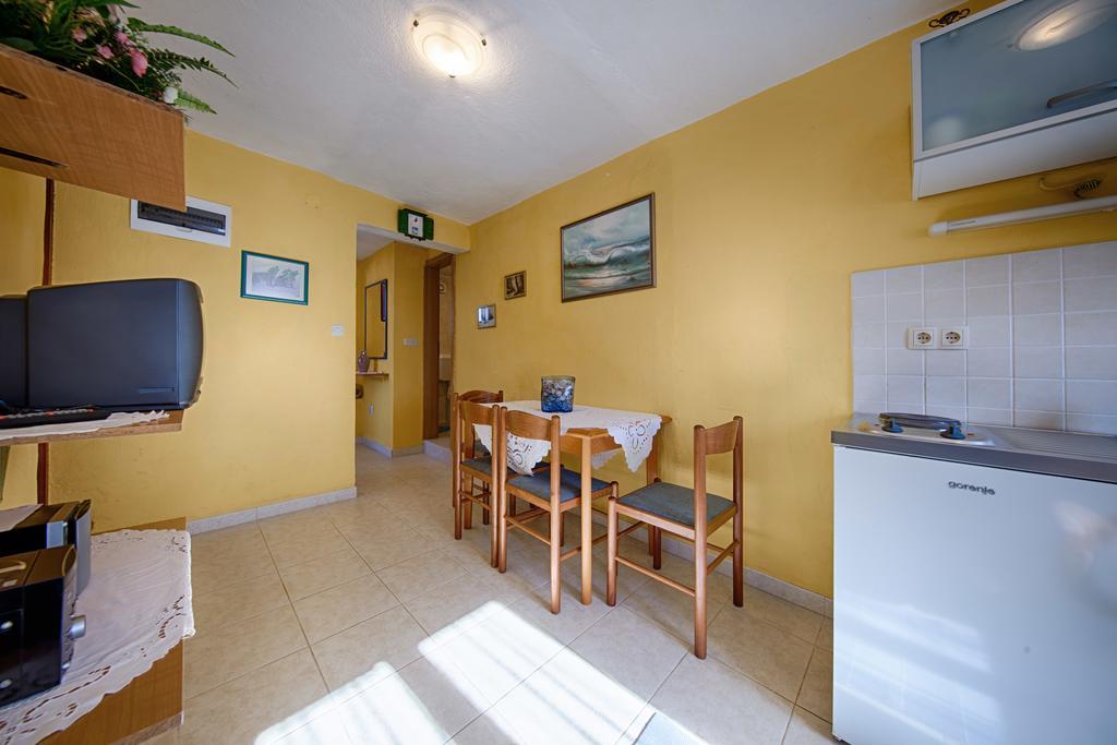 Apartments Pol Murvu Vis Kültér fotó